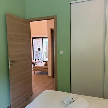 Mini-villa Avec Vue Et Piscine * Olmeto (Corsica)