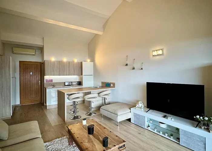 Mini-villa Avec Vue Et Piscine * Olmeto (Corsica)